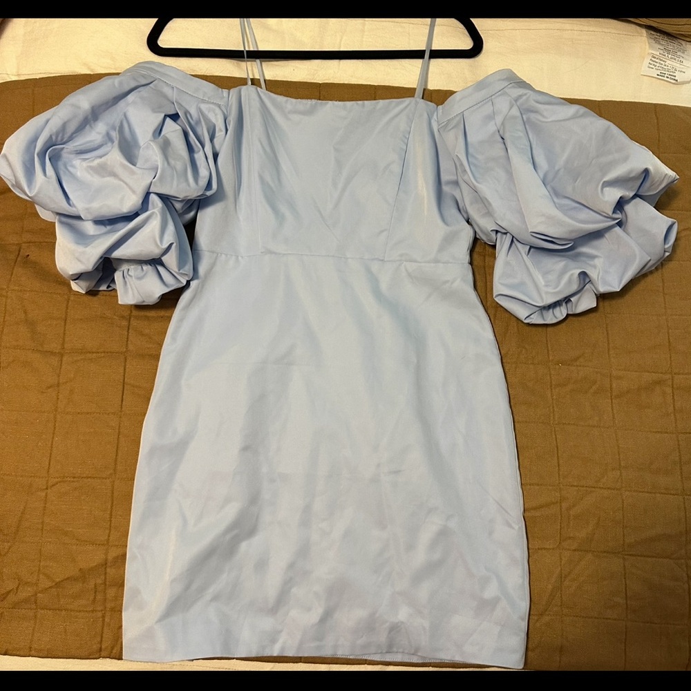 Fern Off the Shoulder Puff Sleeve
Minidress. NWT. Size Large.